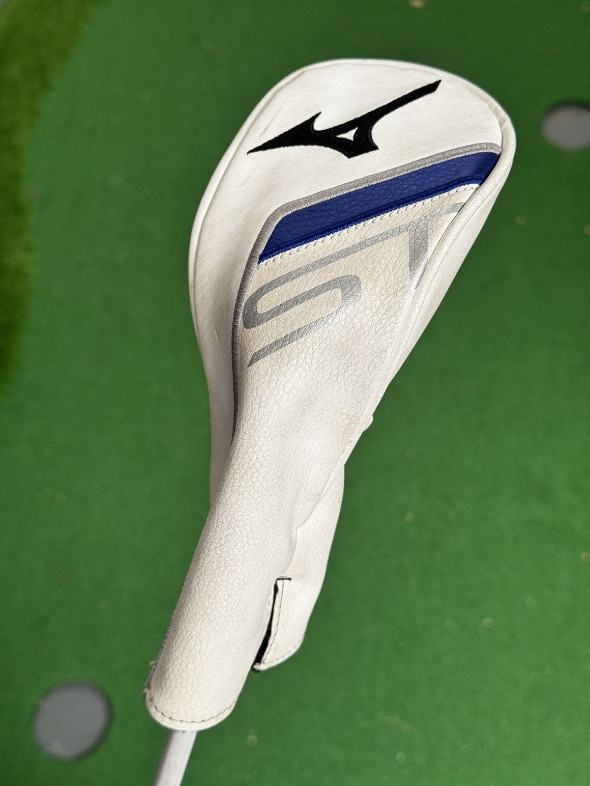 Mizuno ST-X 220 5 Hybrid 23 Degree Regular Flex Aldila Ascent 50 Shaft