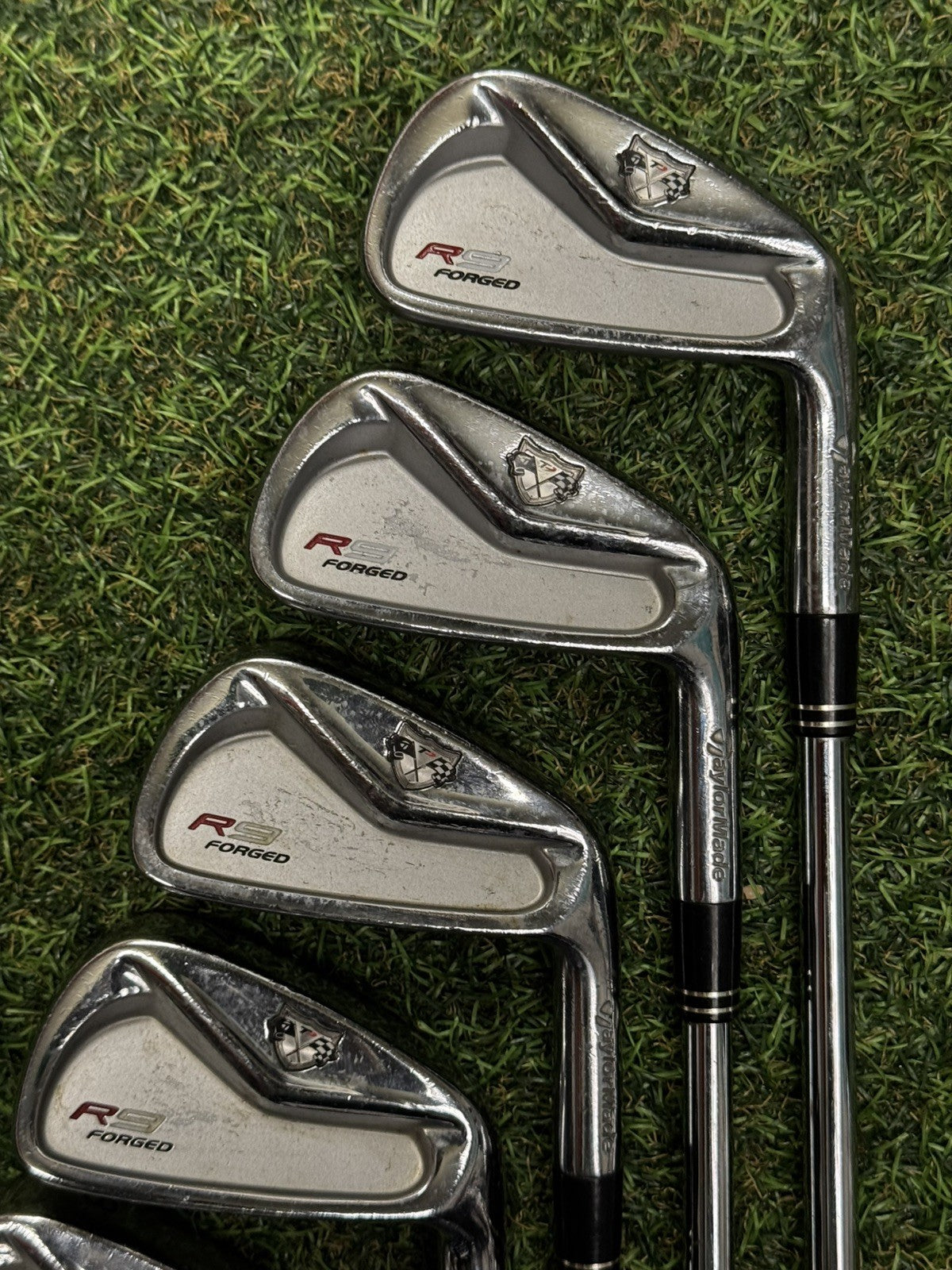 TaylorMade R9 TP Forged Iron Set 4-PW Stiff Flex Dynamic Gold S300 Steel Shafts