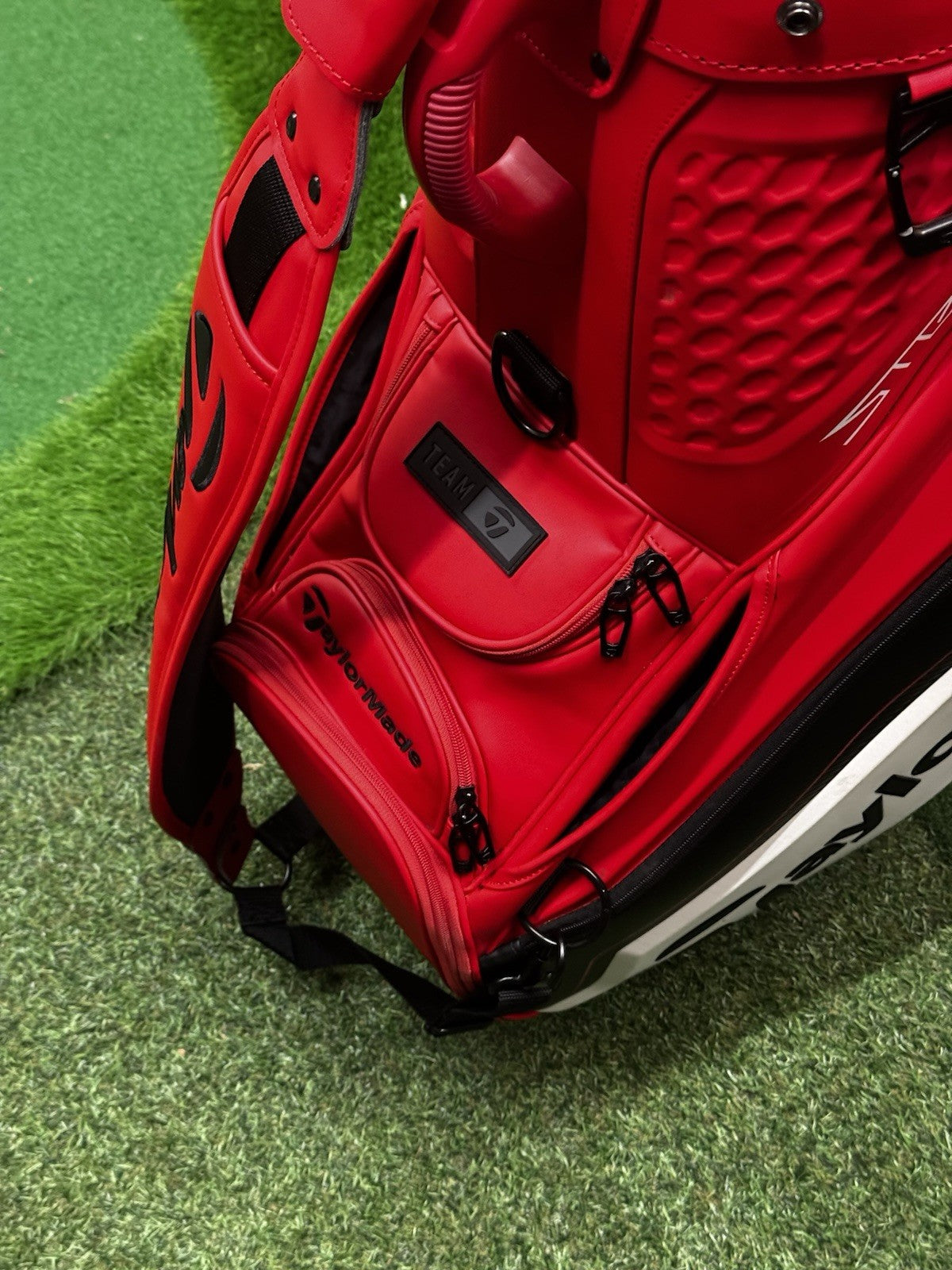 Taylormade Stealth 2 Tour Bag + Raincover