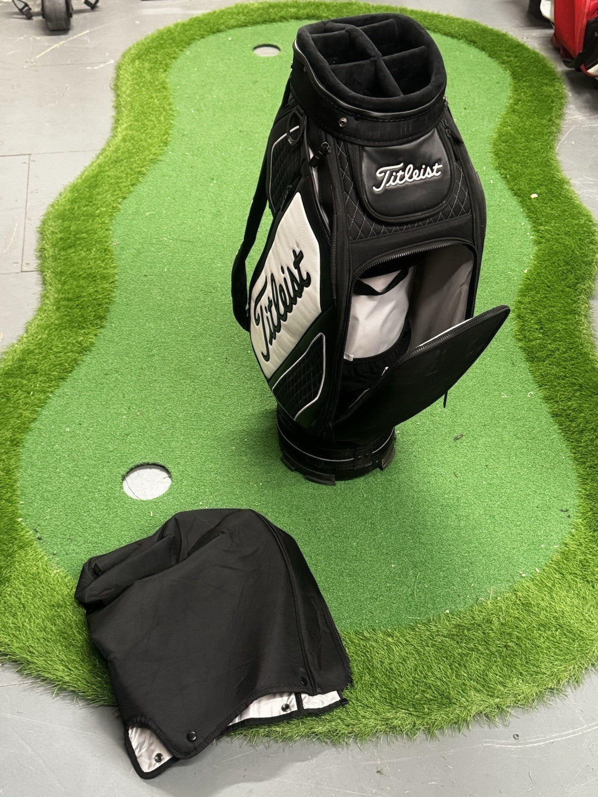 Titleist Tour Staff Bag Black/White