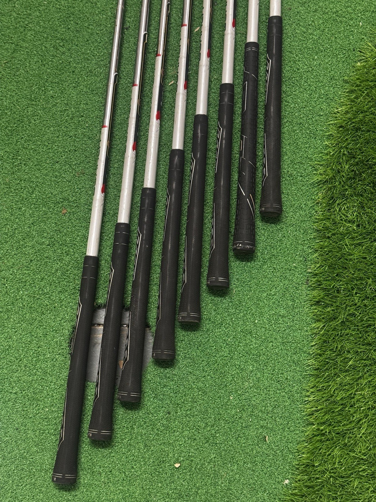 TaylorMade Burner XD Iron Set 4-Pw Regular Steel Shafts