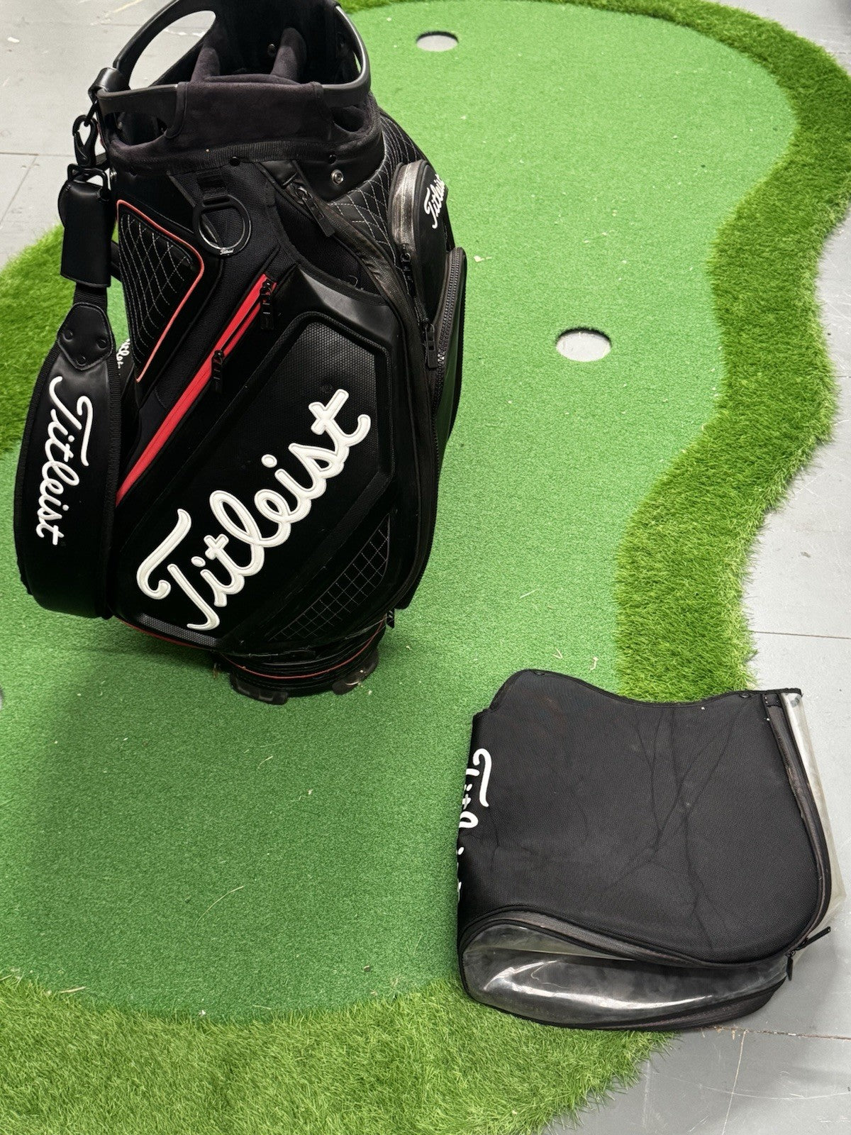 Titleist Tour Bag 6-Way Black/White/Red
