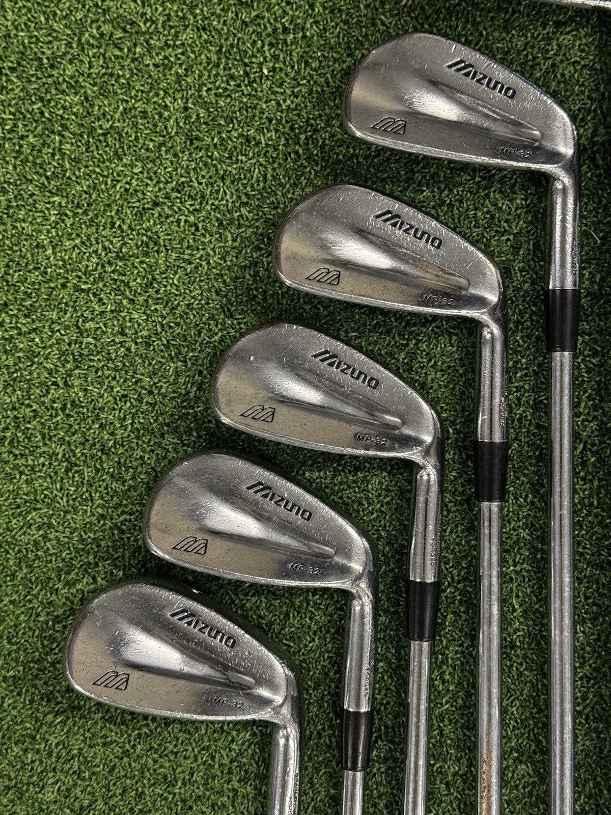Mizuno MP-32 Iron Set 3-PW Stiff Flex Dynamic Gold S300 Shafts
