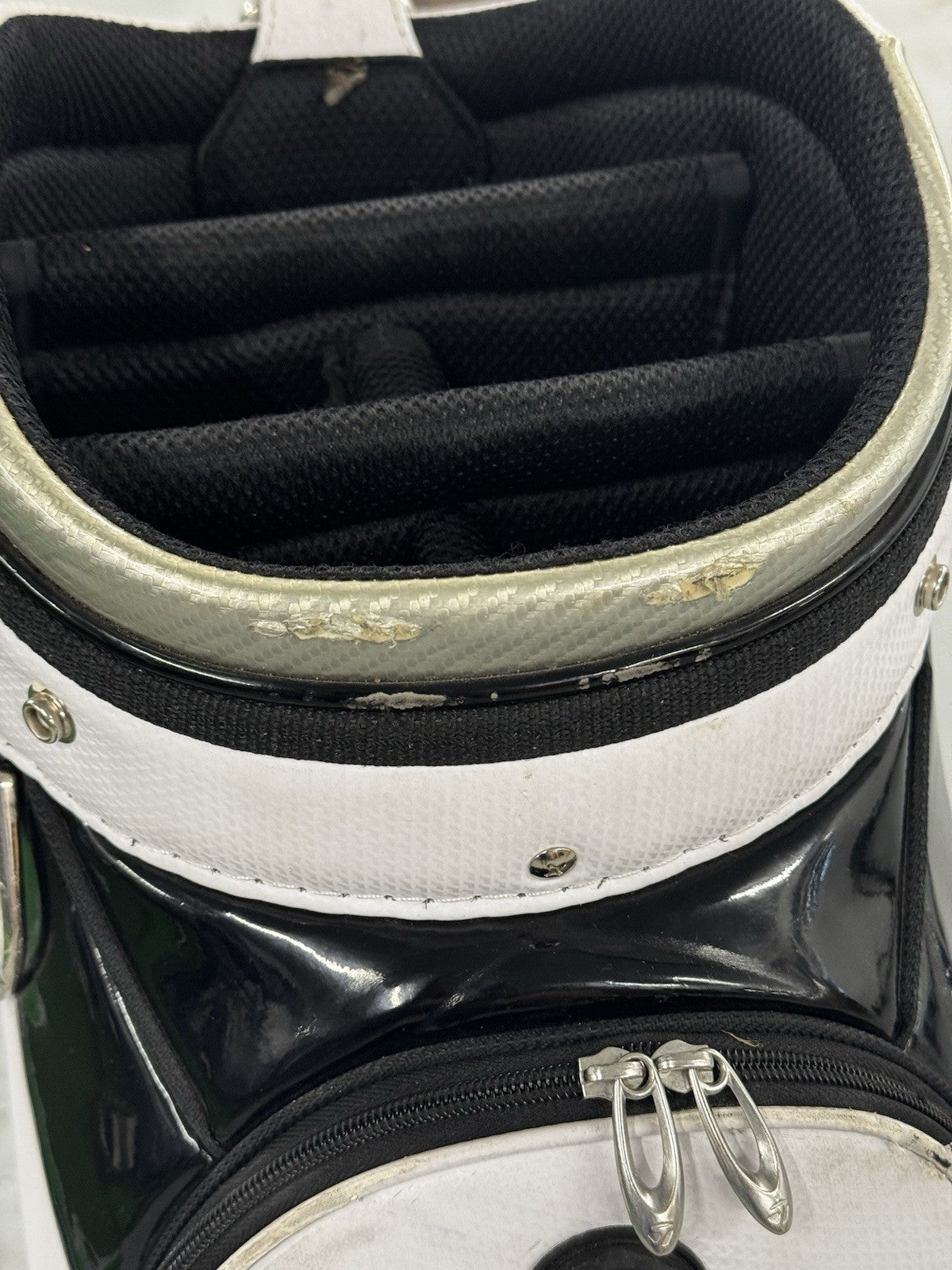 TaylorMade Land Rover golf bag Black/White/Gold *Used*