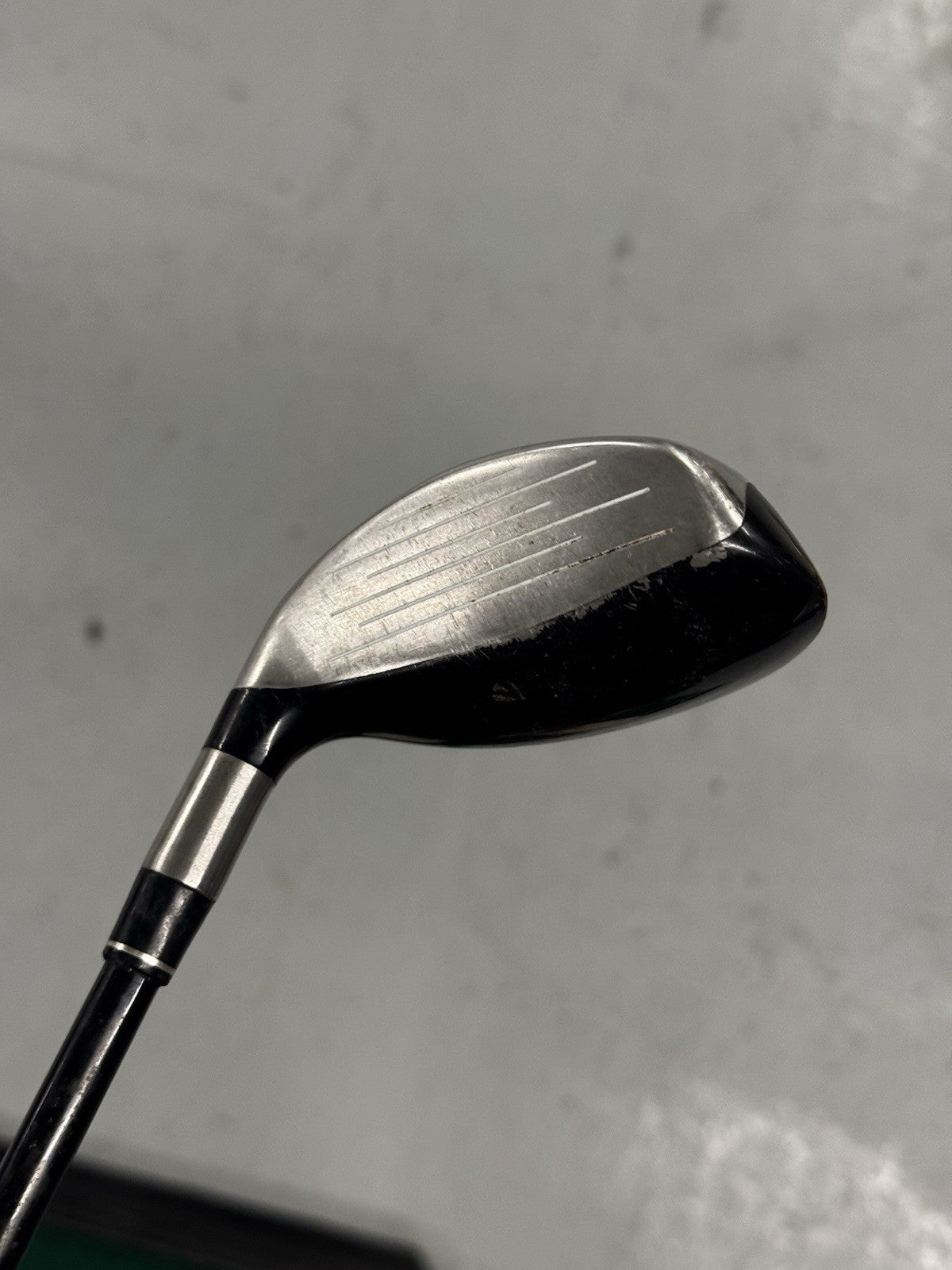 Taylormade R5 XL #4 Hybrid 22 Degree Regular Flex Shaft *Used*