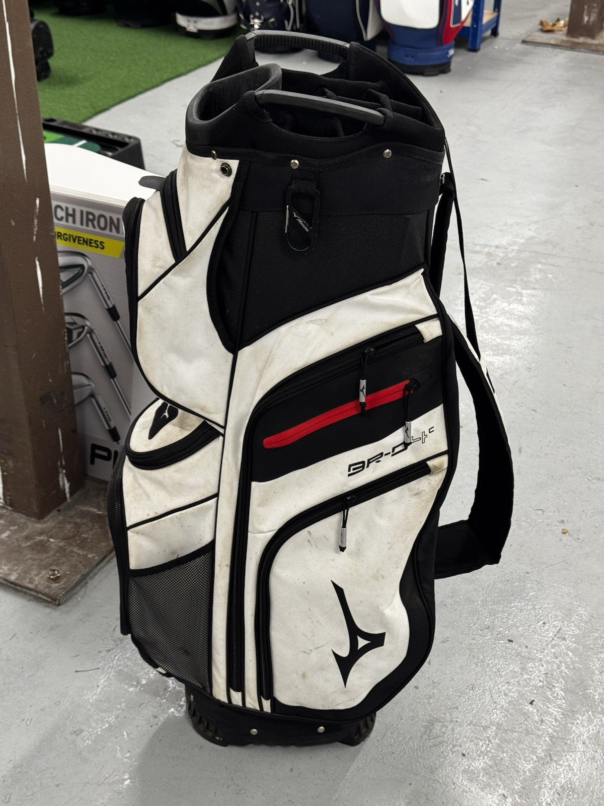 Mizuno BR-D4C White Cart Bag *Used*