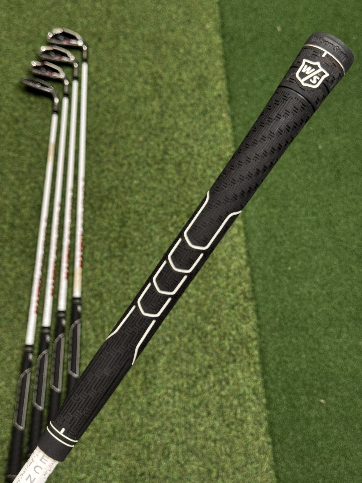 Wilson D100 Iron Set 5/6/8/9/SW Graphite Matrix Regular Flex Shafts