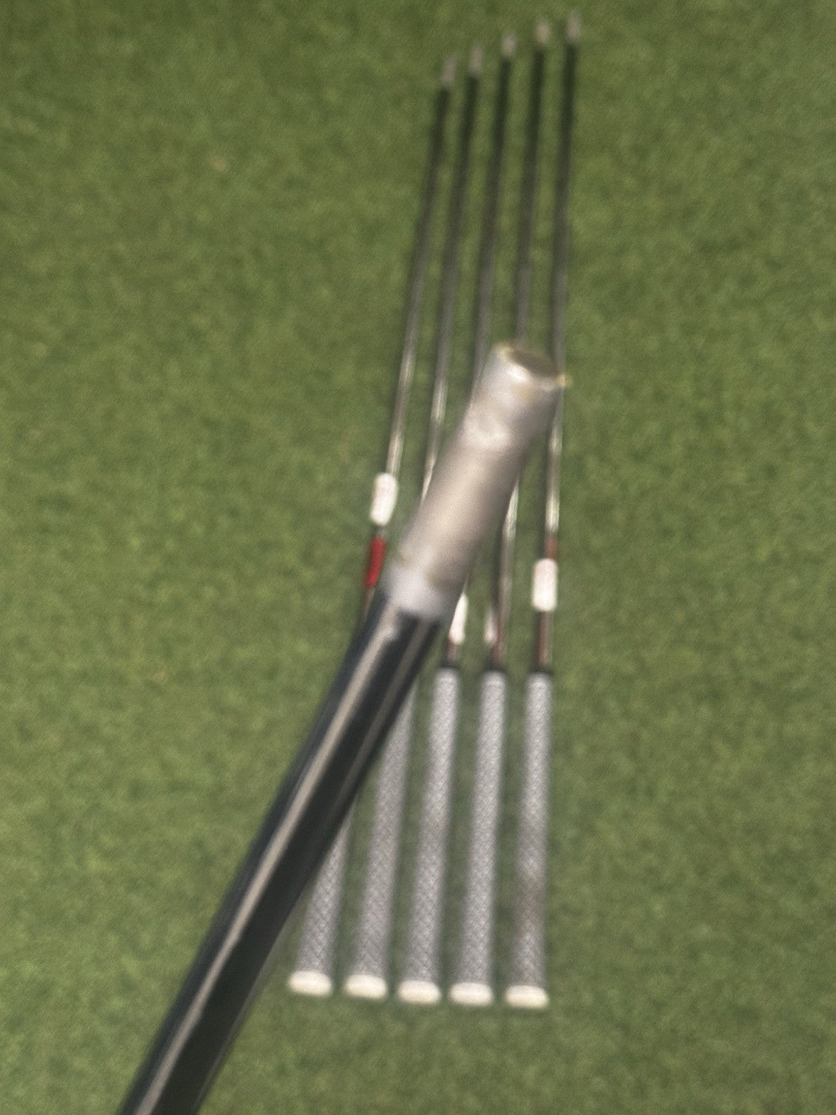 KBS Tour 130 X Iron Shafts 5-PW Golf Pride Grips