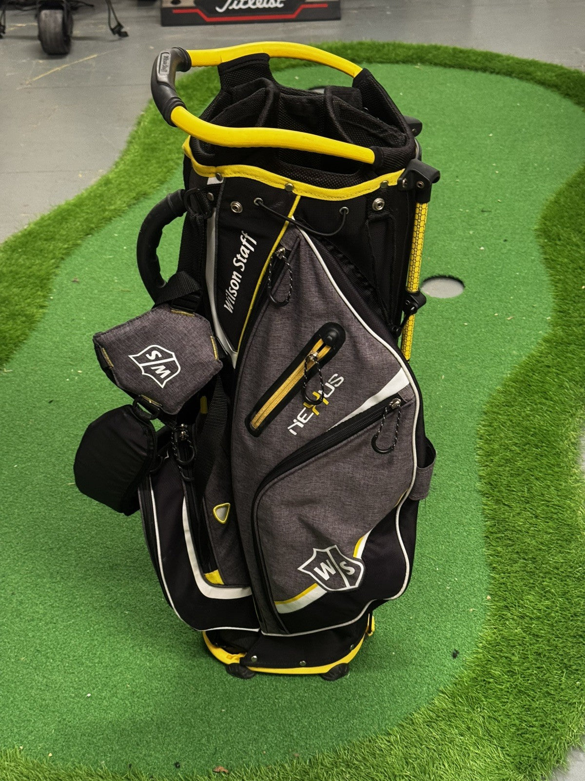 Wilson Staff Nexus Stand Bag