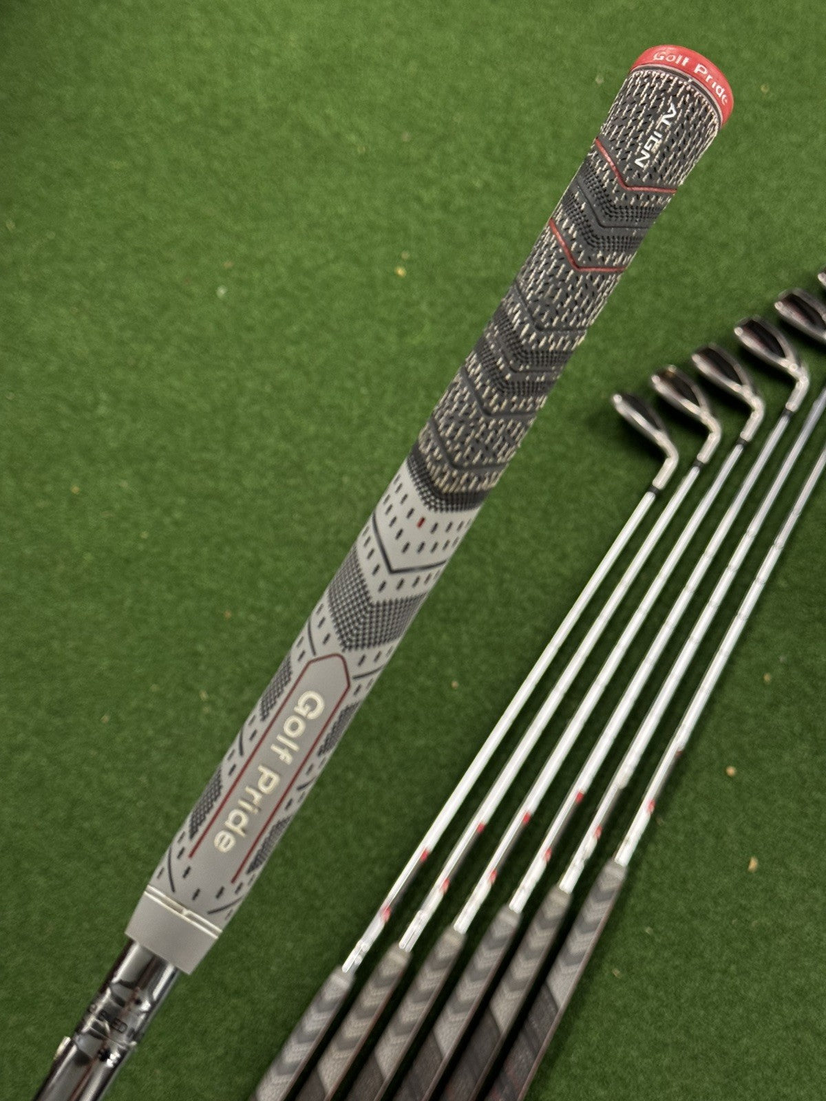 Callaway RAZR X HL Iron Set 5-SW Uniflex Steel Shafts