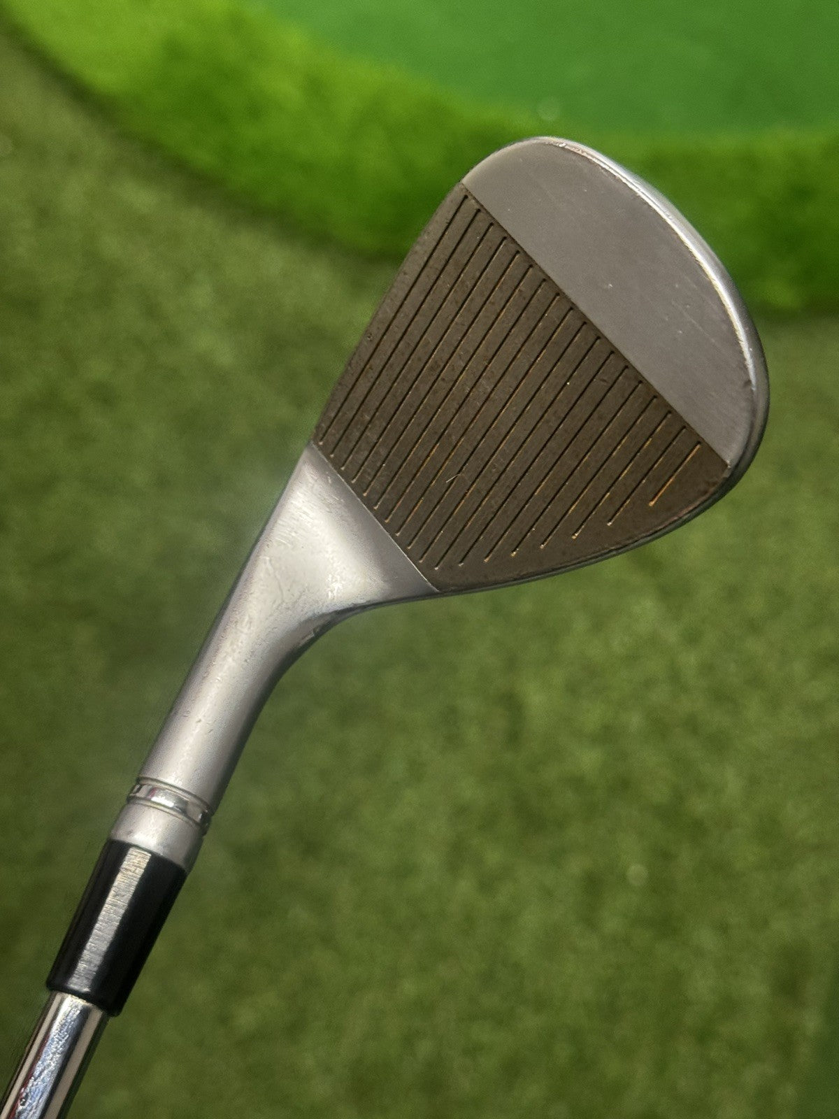 Taylormade Milled Grind 3 Gap Wedge 52 Degree Stiff Flex Dynamic Gold S200