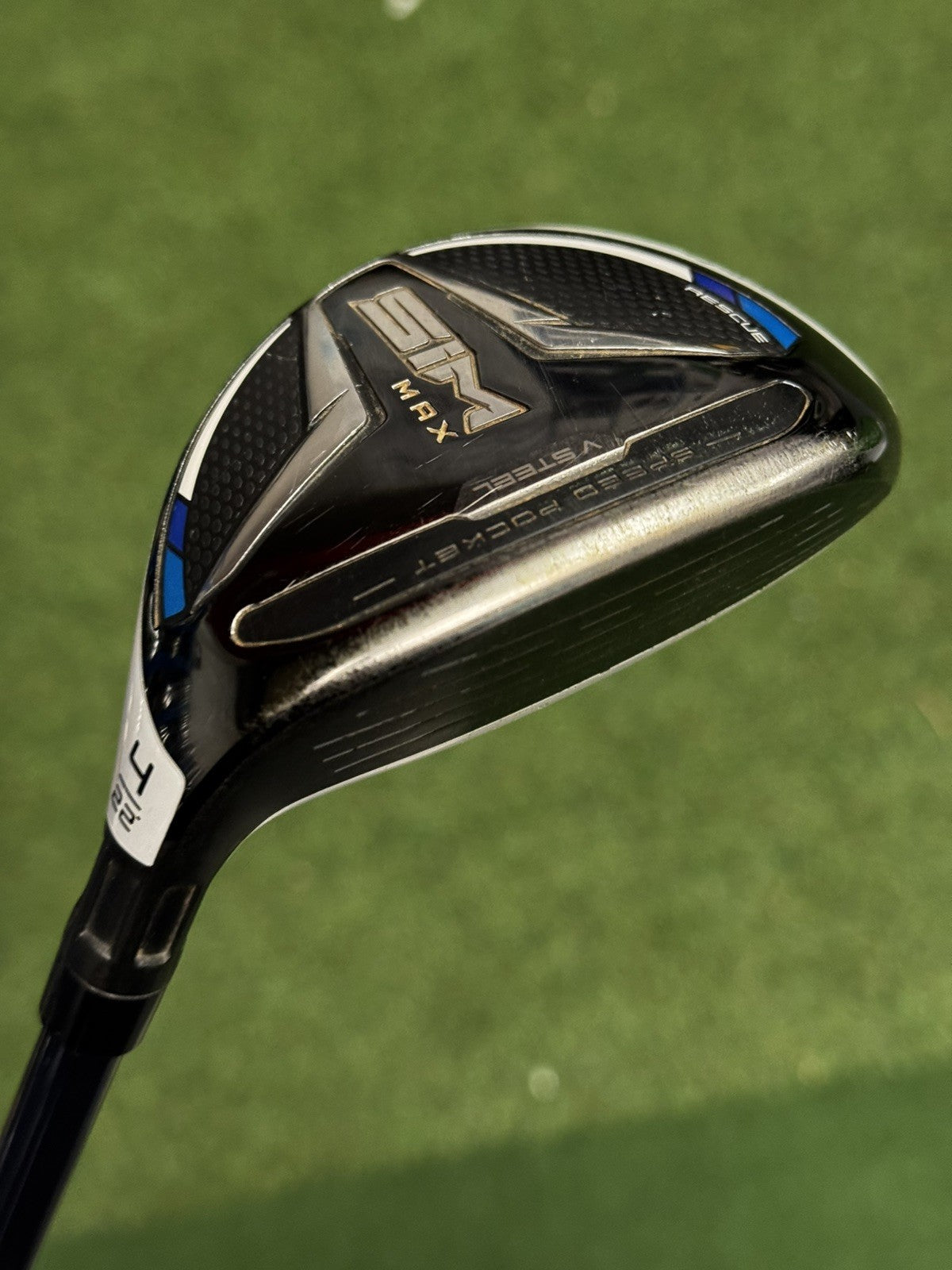 Taylormade SIM Max 4 Hybrid 22 Degree Regular Flex Fujikura Ventus Blue 6 Shaft