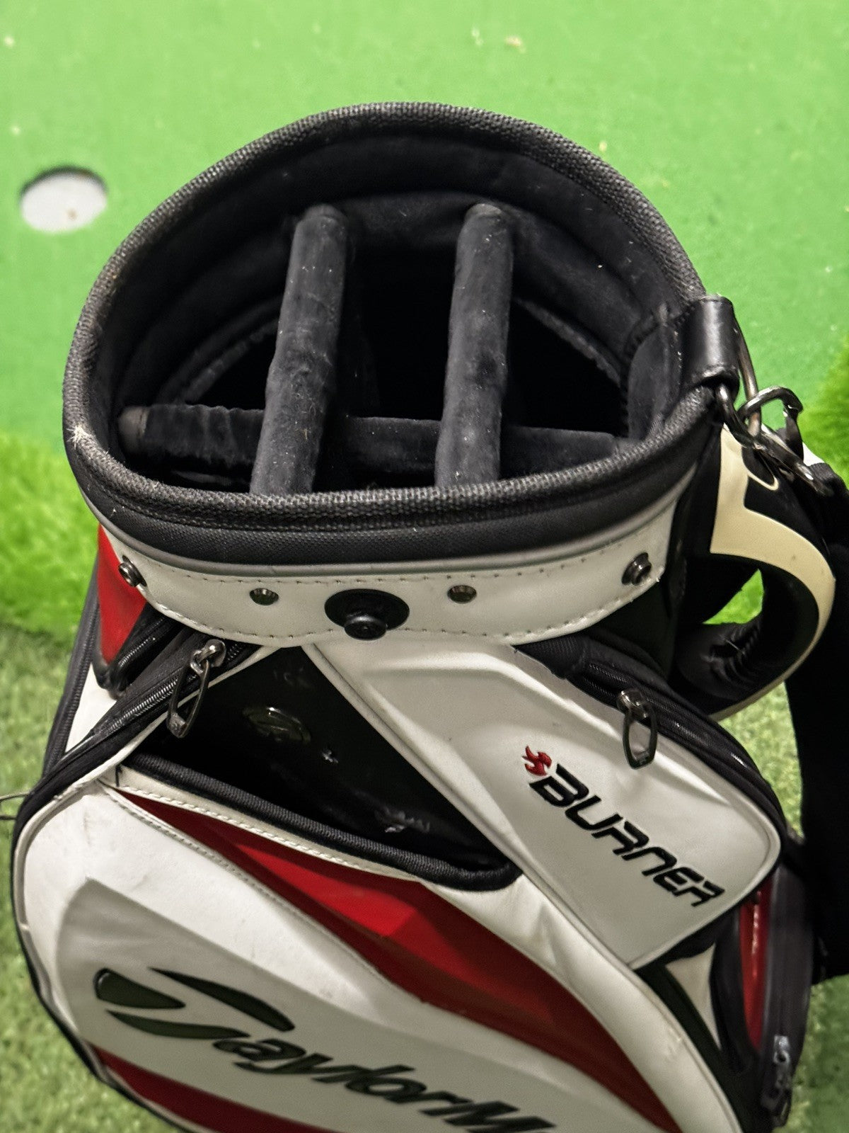 Taylormade R9 Burner Tour Bag 