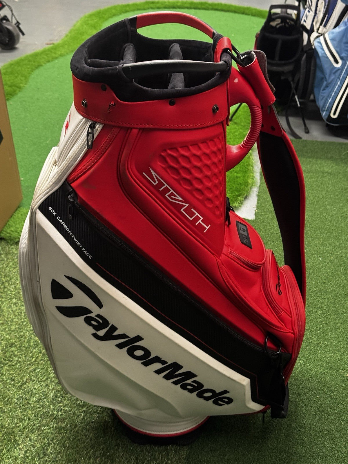 Taylormade Stealth 2 Tour Bag + Raincover