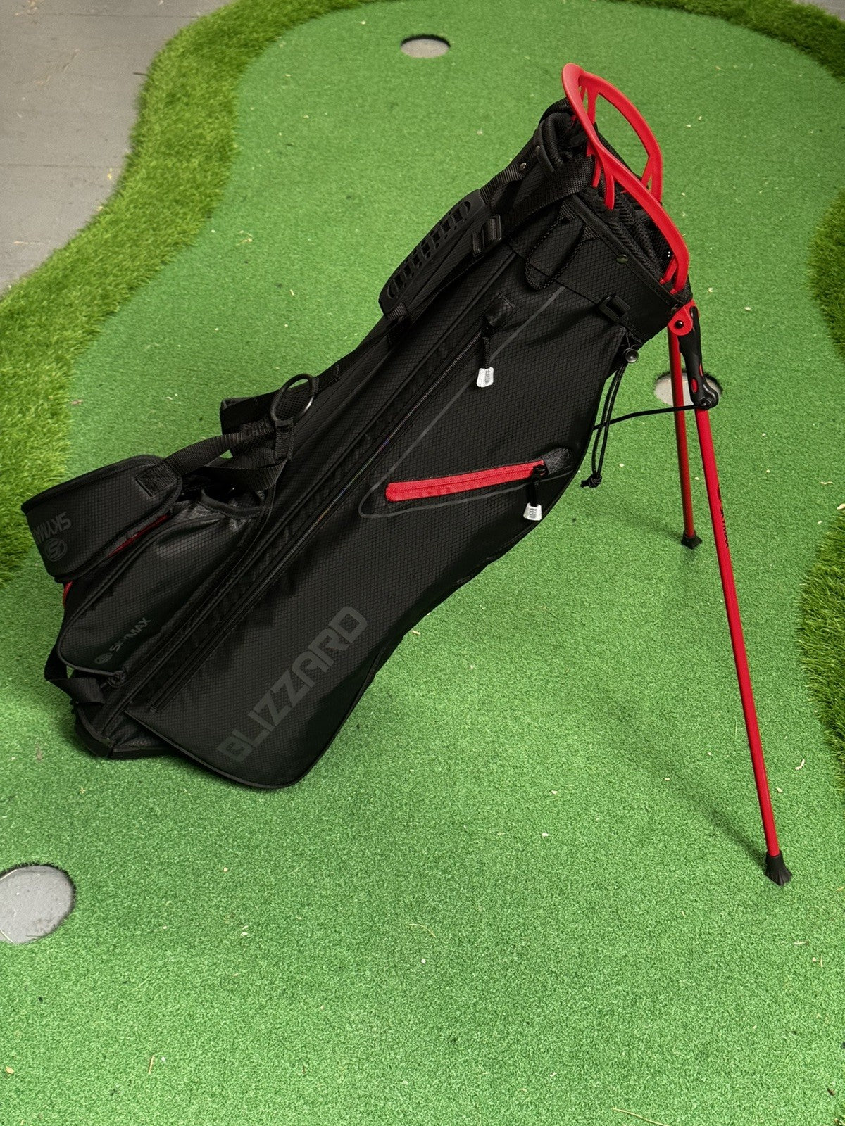 Skymax Blizzard Lightweight Stand Carry Golf Bag Black/Red *Mint*