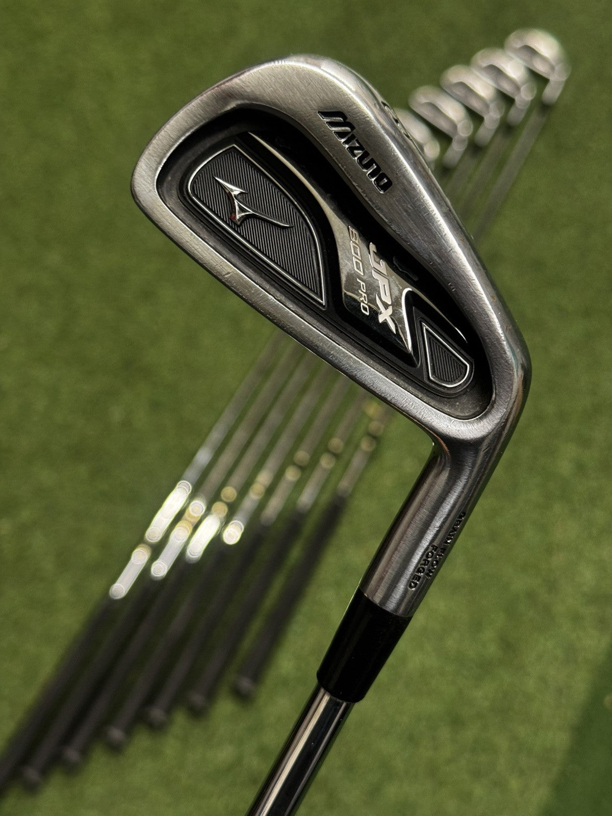 Mizuno JPX 800 Pro Iron Set 3-PW Regular Flex Dynamic Gold R300 Shafts