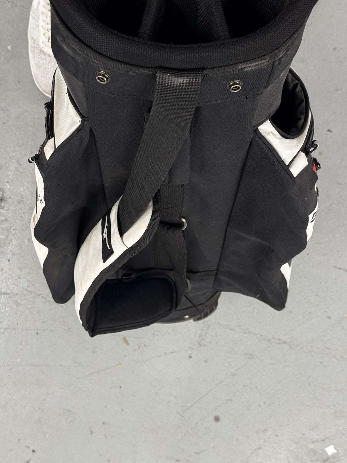 Mizuno BR-D4C White Cart Bag *Used*