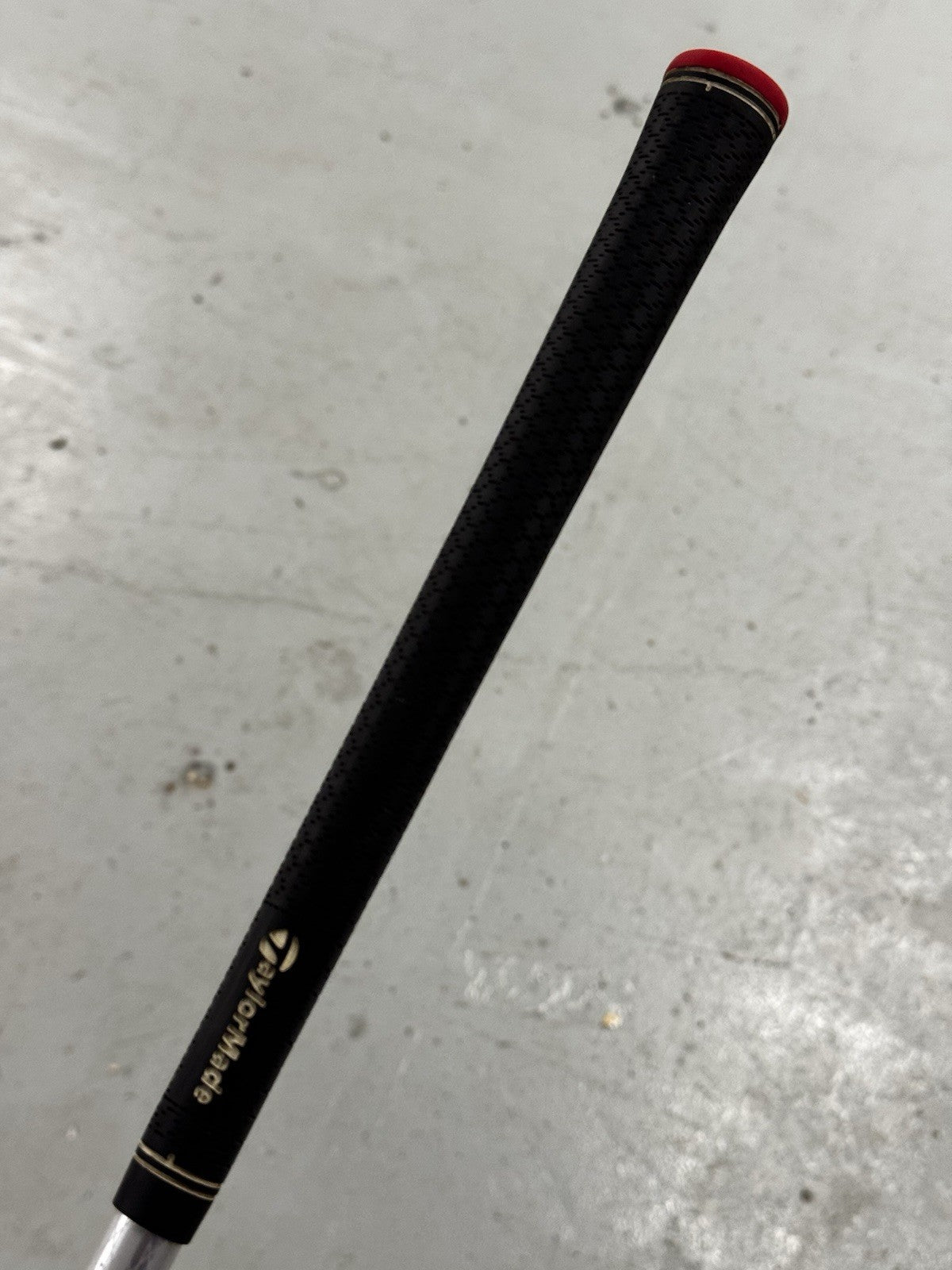 Left Hand Taylormade R15 Driver 9.5 Degree Stiff Fujikura Speeder Evolution