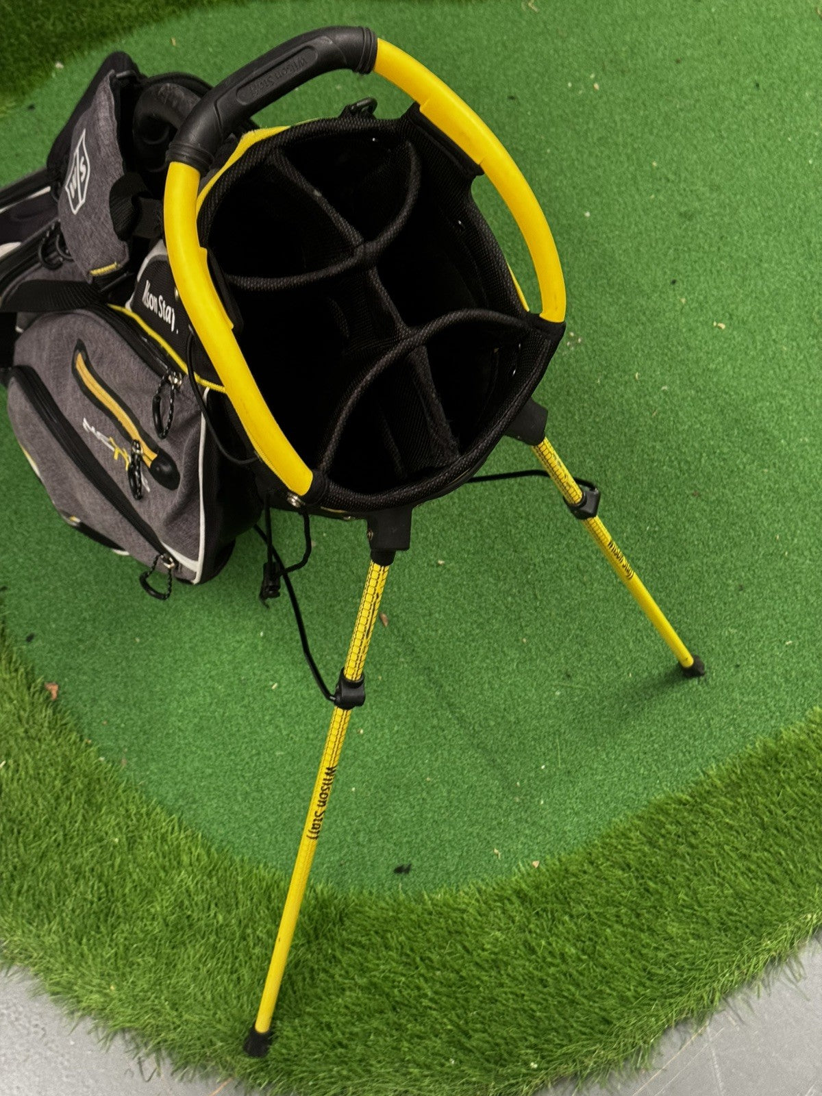 Wilson Staff Nexus Stand Bag