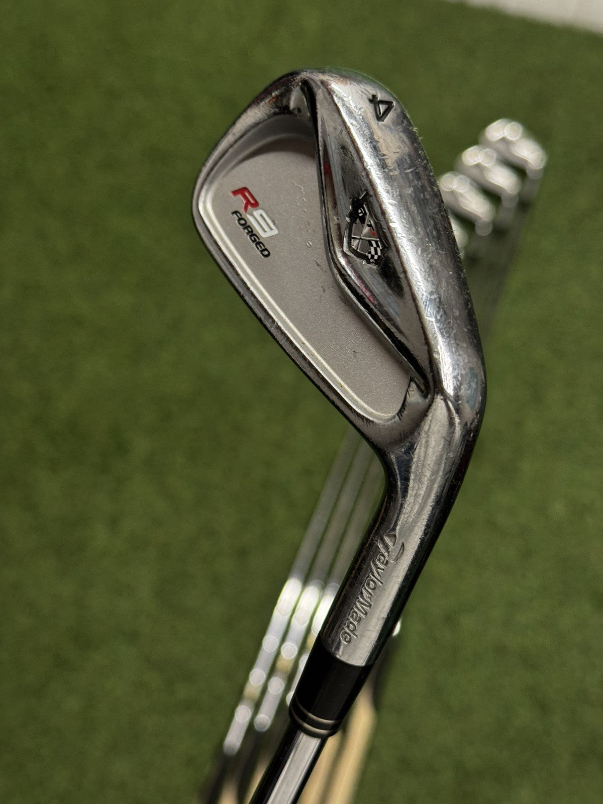 TaylorMade R9 TP Forged Iron Set 4-PW Stiff Flex Dynamic Gold S300 Steel Shafts