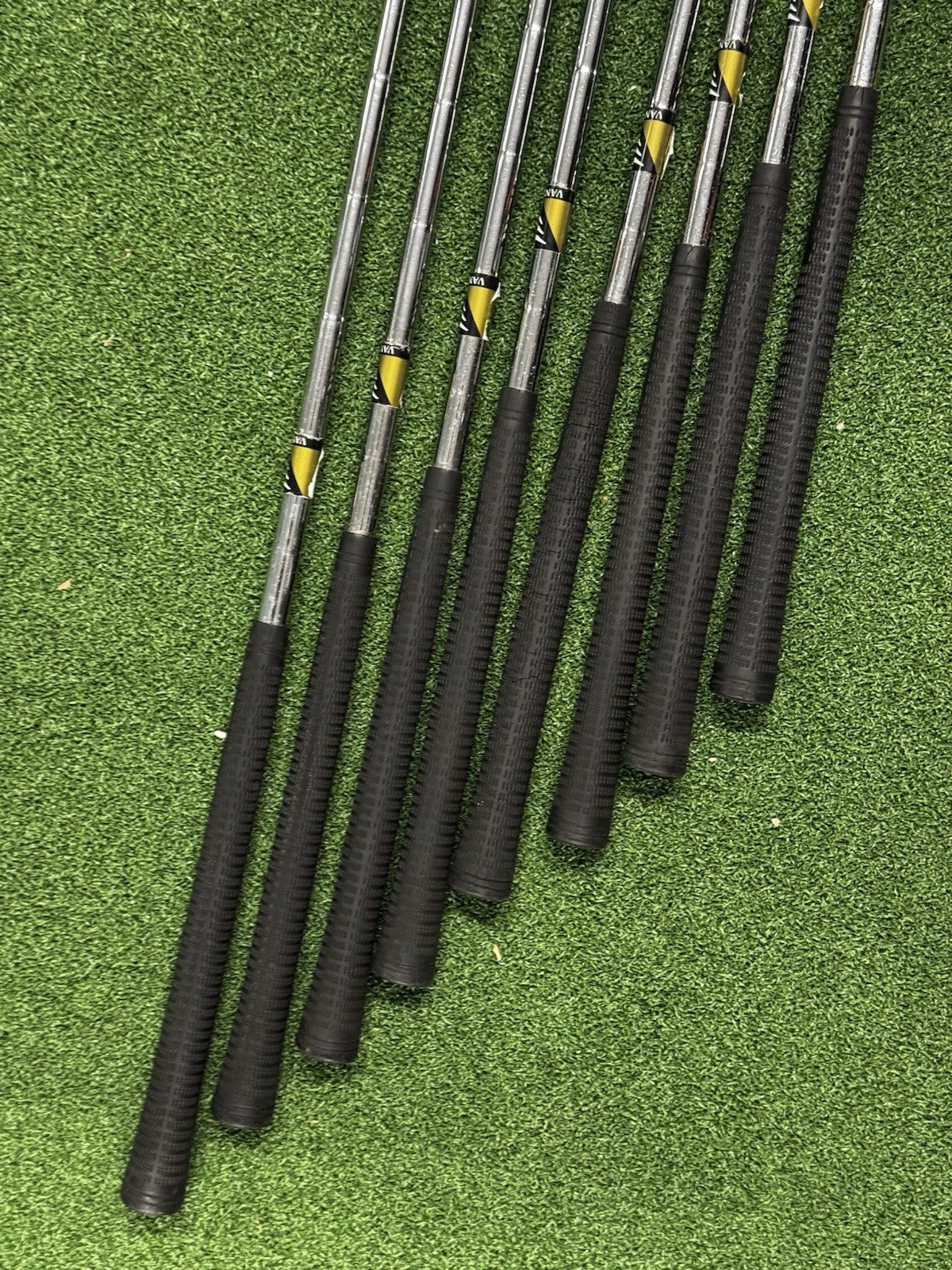 Vantage Vision Iron Set 4-SW Regular Steel Shafts