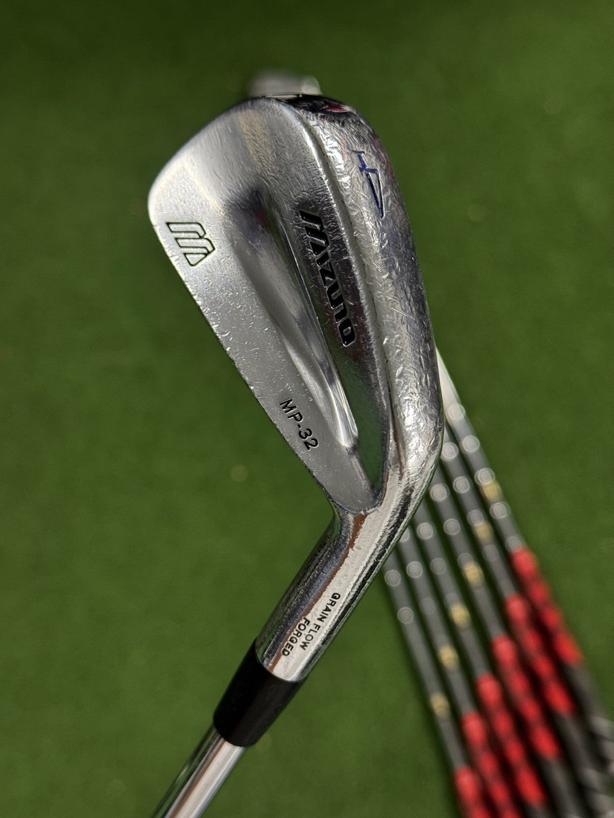 Mizuno MP-32 Iron Set 3-PW Stiff Flex Dynamic Gold S300 Shafts