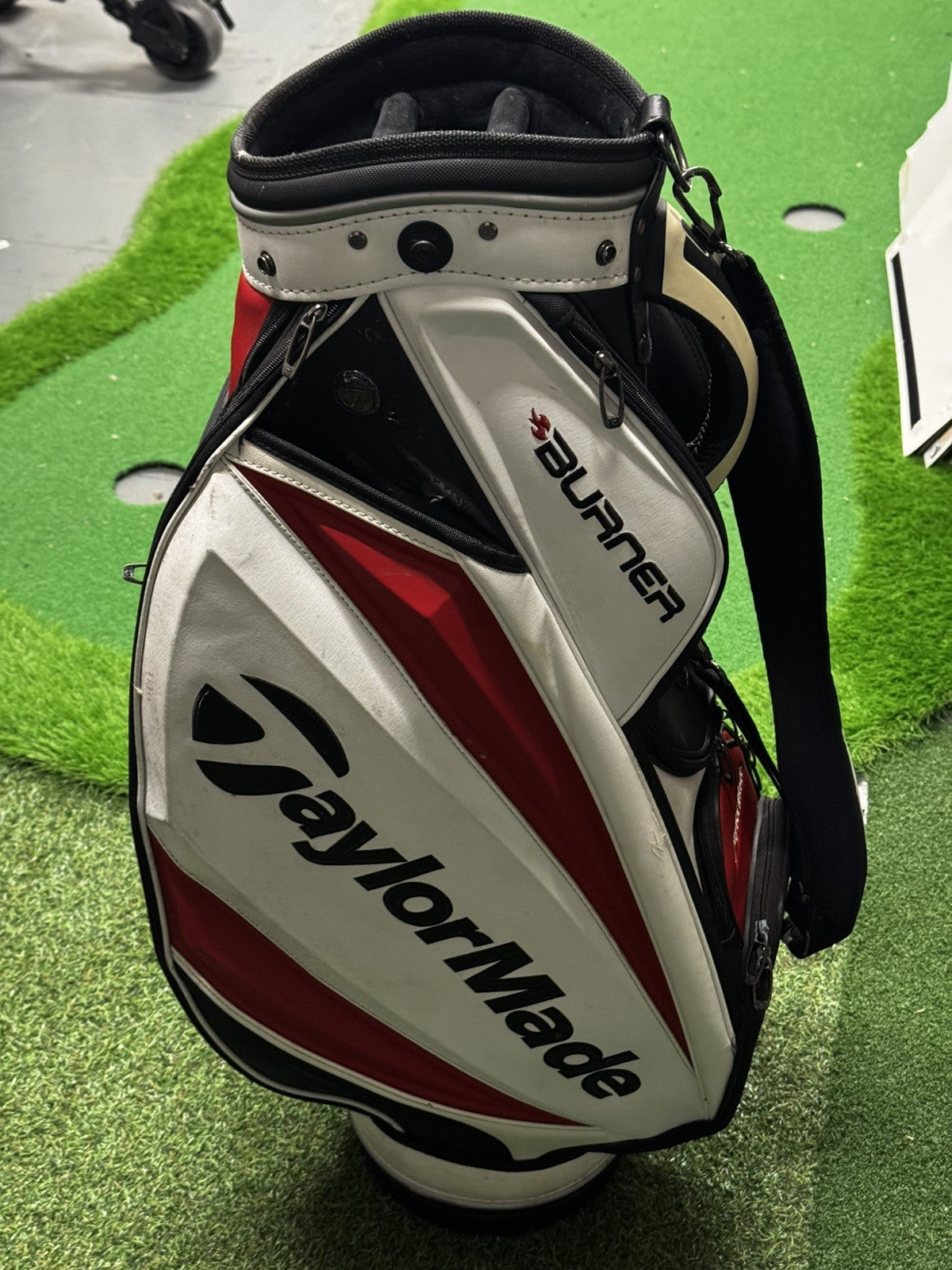 Taylormade R9 Burner Tour Bag 