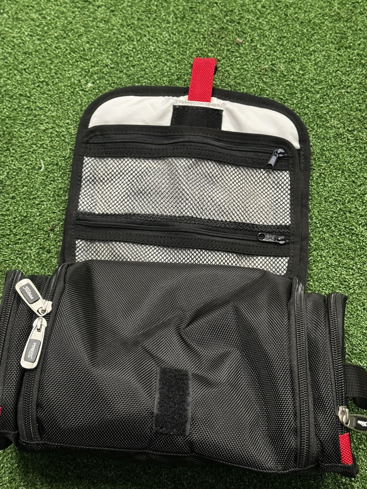 Titleist Wash Bag Black/Red