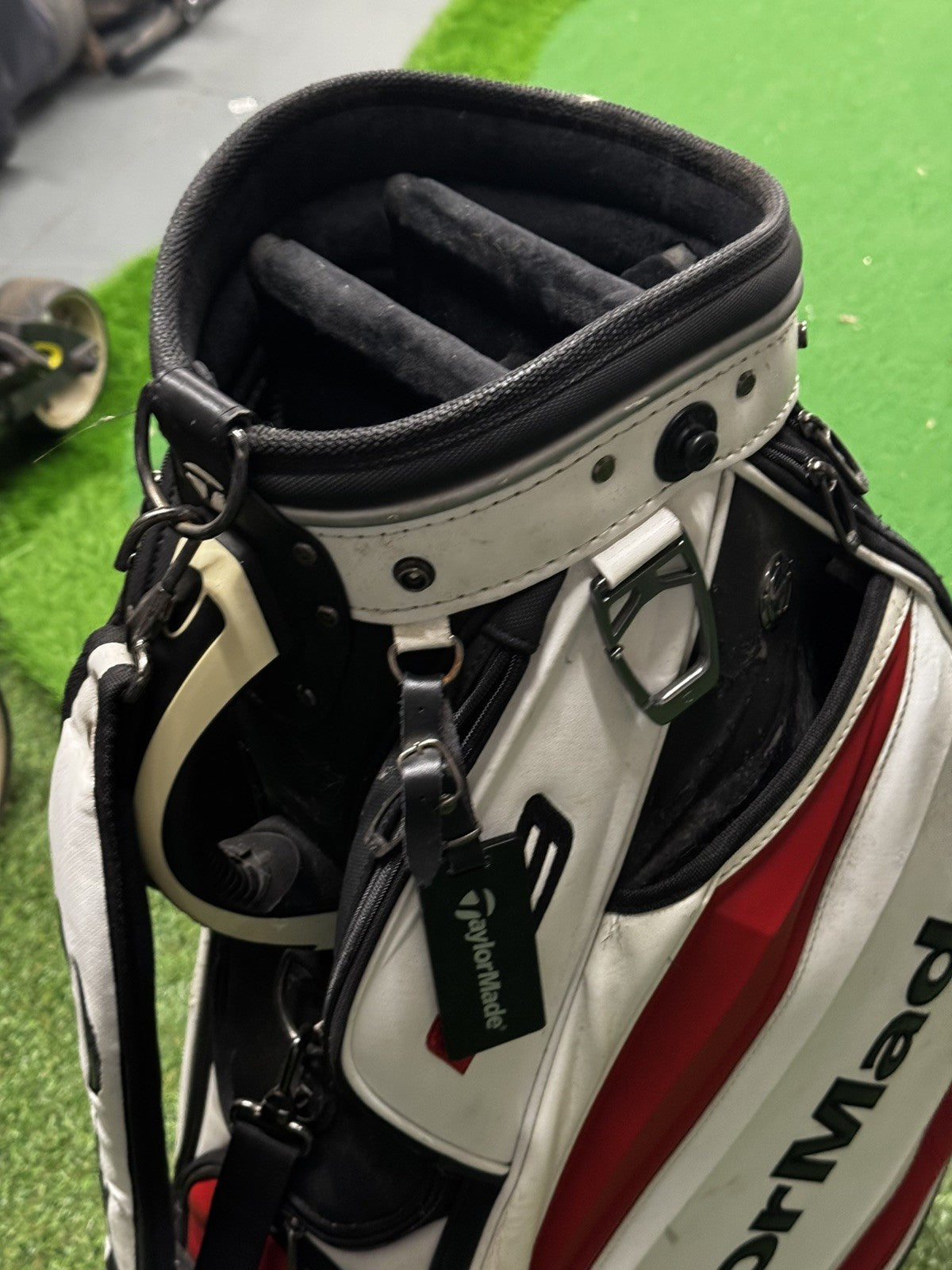 Taylormade R9 Burner Tour Bag 