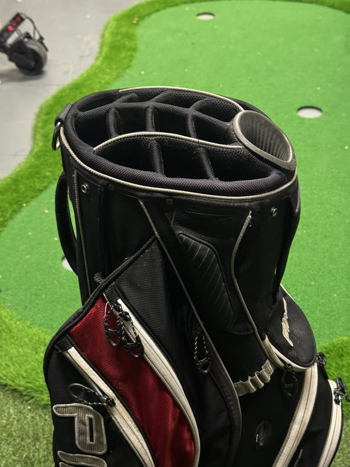 Ping Pioneer Cart Bag with Raincover 