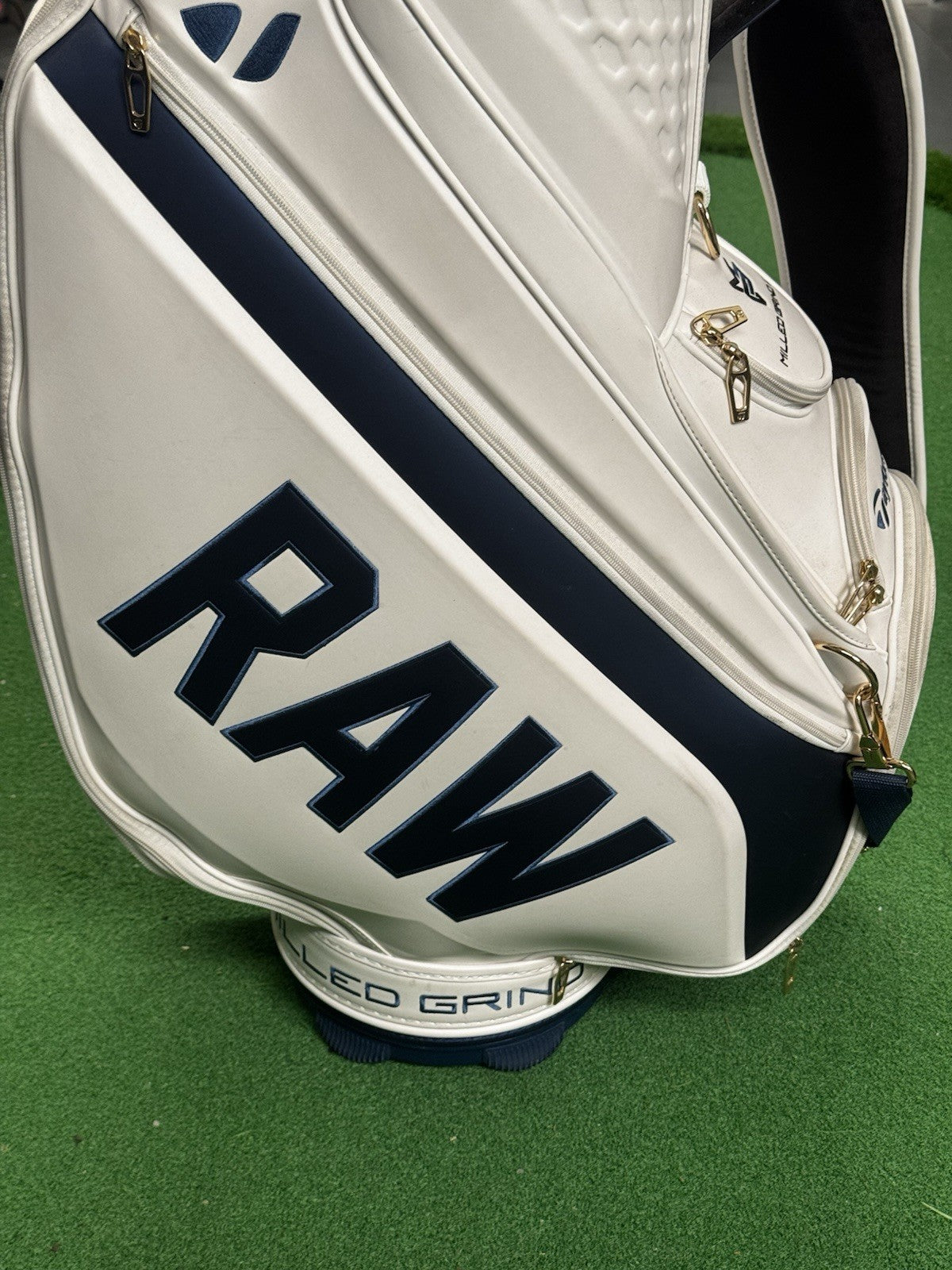 Taylormade MG3 Raw Golf Tour Staff Bag White/Navy
