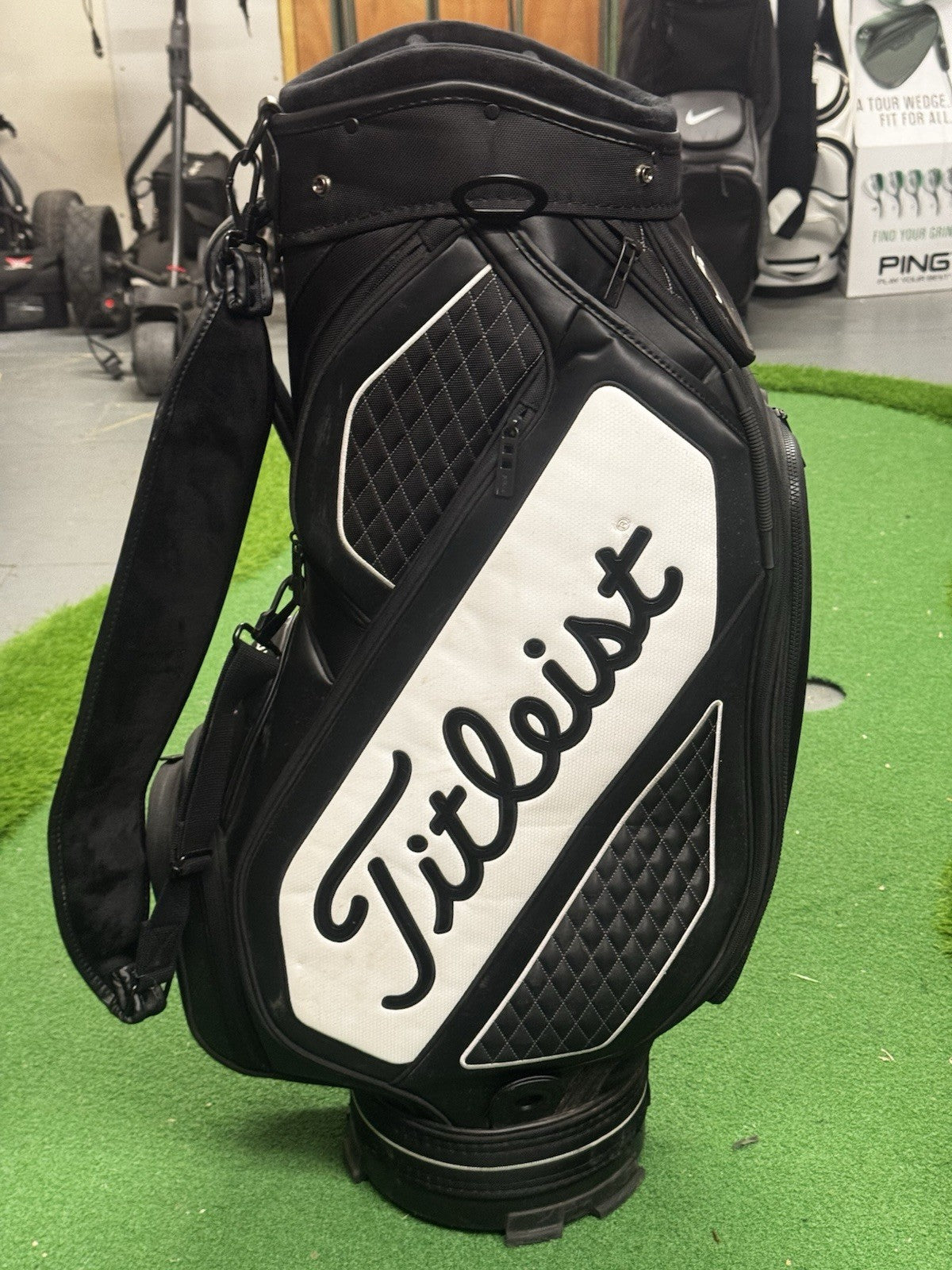 Titleist Tour Staff Bag Black/White