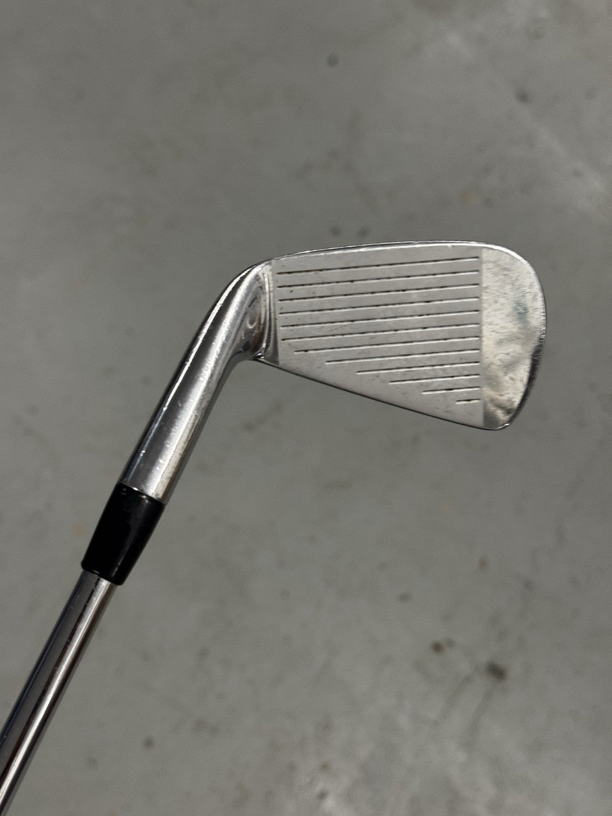 Titleist 695MB #6 Iron Stiff Flex S300 Dynamic Gold Shaft