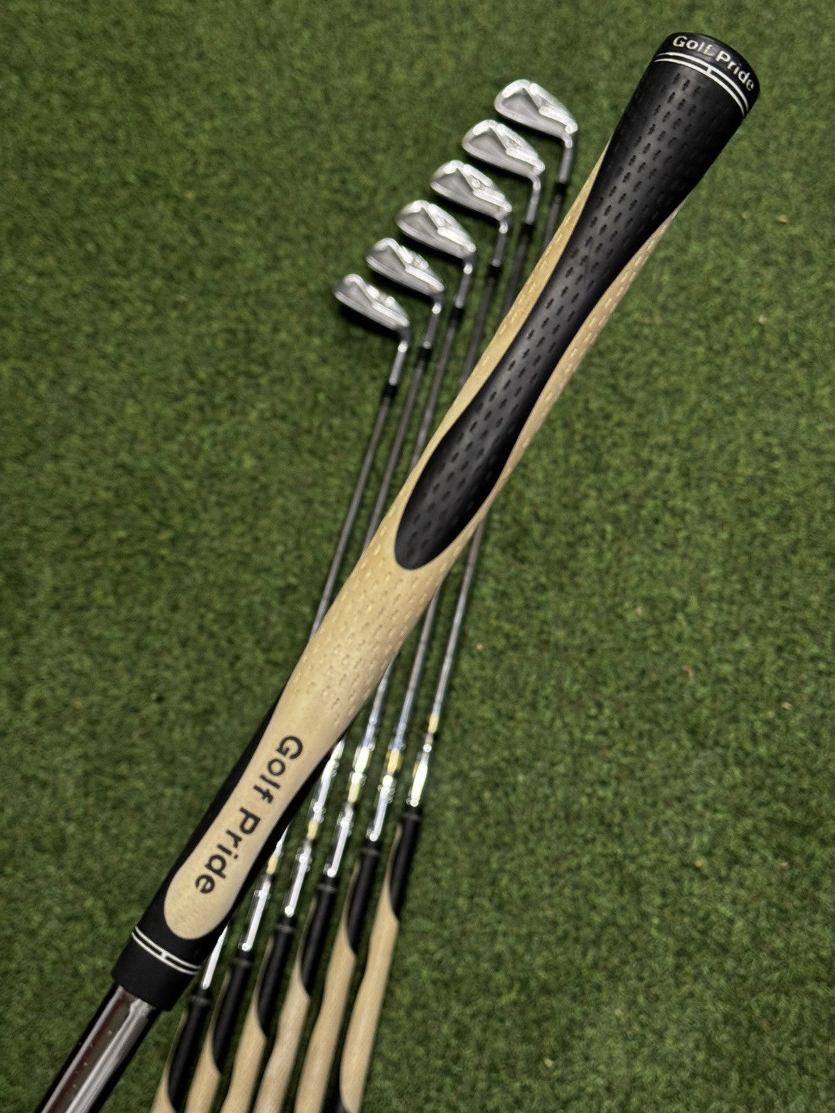TaylorMade R9 TP Forged Iron Set 4-PW Stiff Flex Dynamic Gold S300 Steel Shafts