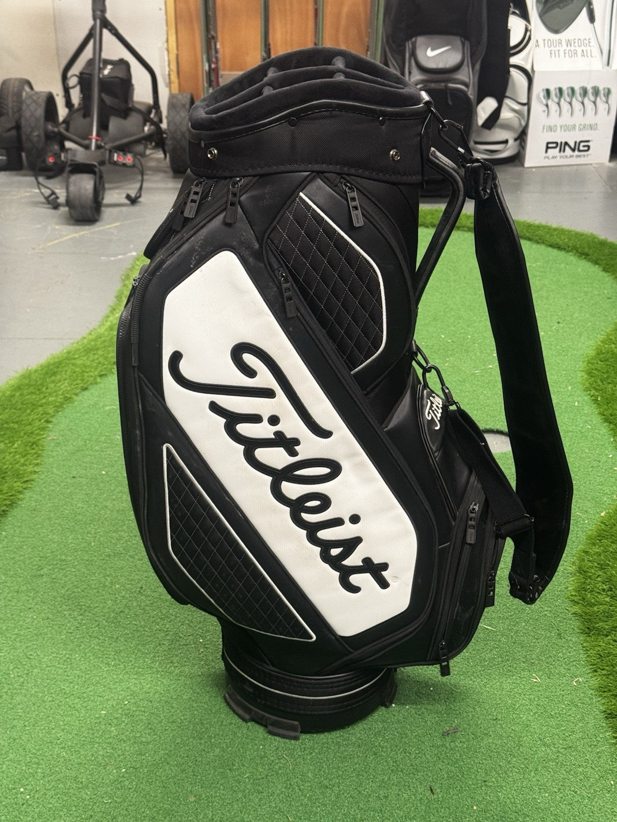 Titleist Tour Staff Bag Black/White