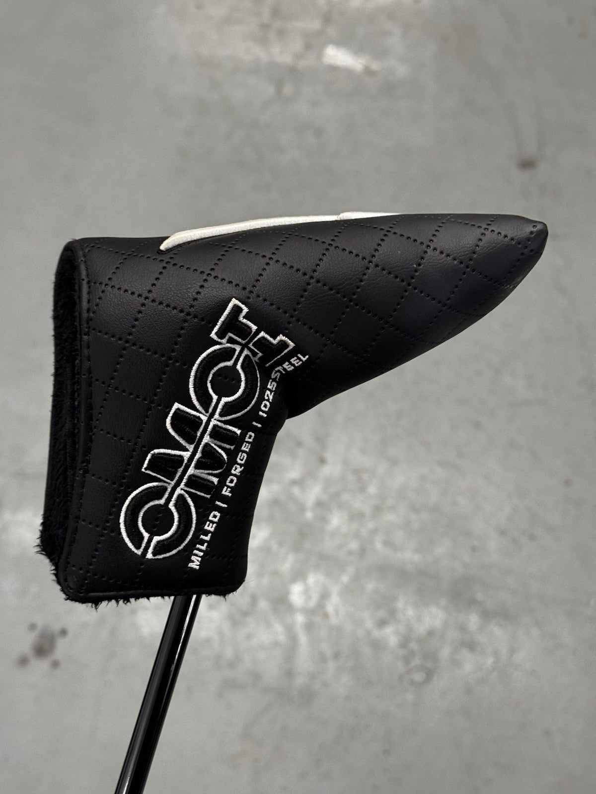 Mizuno M.Craft OMOI 05 'Blue Ion' Center Shaft Putter 34”