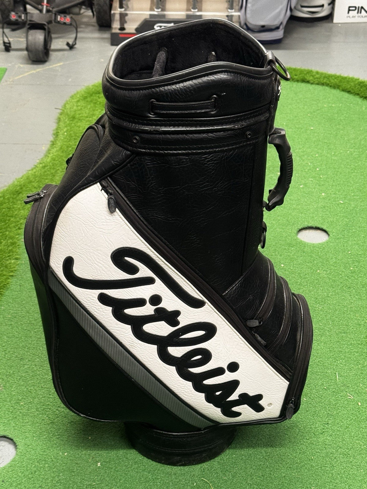 Titleist Retro Tour Staff Golf Bag with Rain Cover