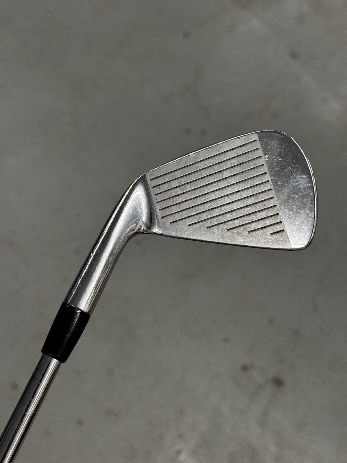 Titleist 695MB #6 Iron Stiff Flex S300 Dynamic Gold Shaft