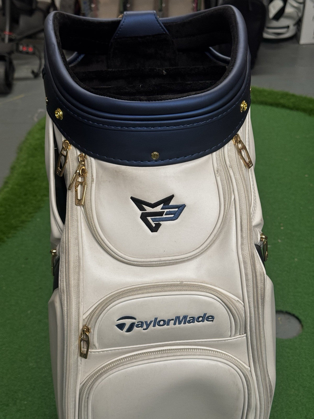 Taylormade MG3 Raw Golf Tour Staff Bag White/Navy