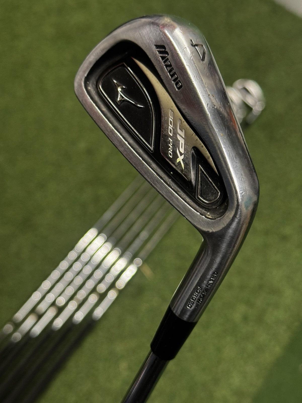 Mizuno JPX 800 Pro Iron Set 3-PW Regular Flex Dynamic Gold R300 Shafts