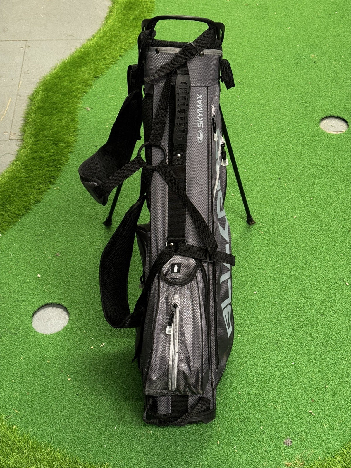 Skymax Blizzard Lightweight Stand Carry Golf Bag 