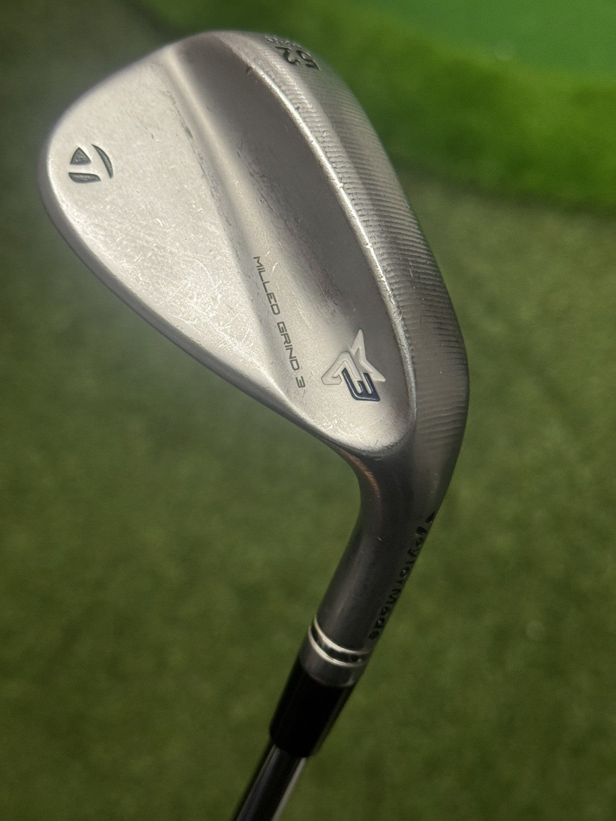 Taylormade Milled Grind 3 Gap Wedge 52 Degree Stiff Flex Dynamic Gold S200