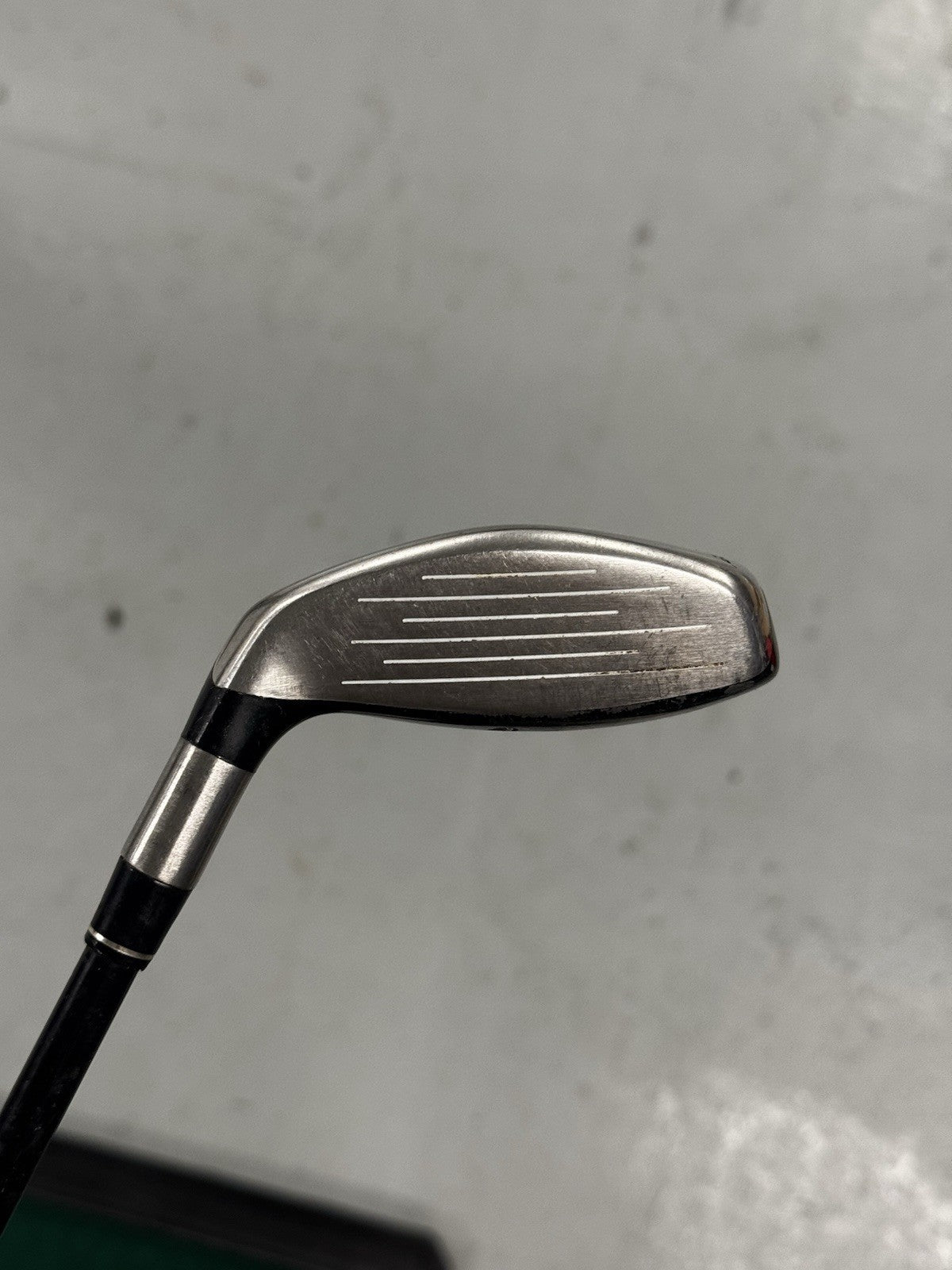 Taylormade R5 XL #4 Hybrid 22 Degree Regular Flex Shaft *Used*