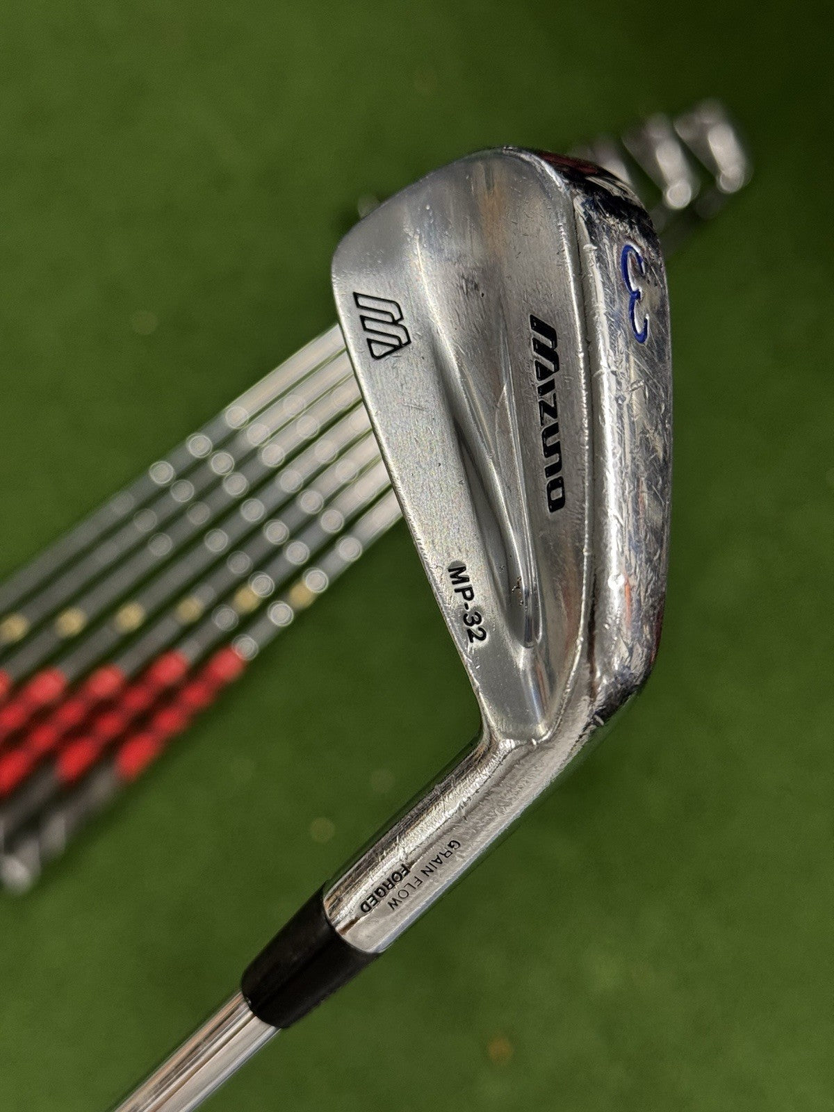 Mizuno MP-32 Iron Set 3-PW Stiff Flex Dynamic Gold S300 Shafts