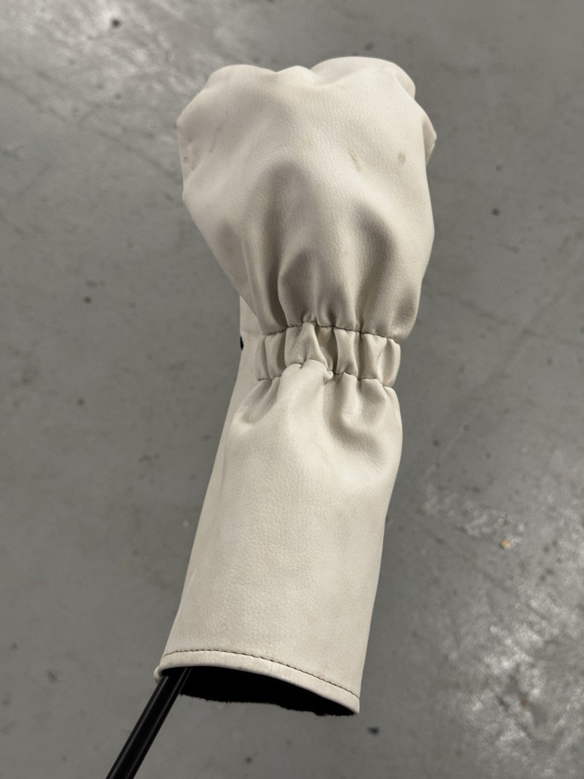 Left Hand Taylormade R15 Driver 9.5 Degree Stiff Fujikura Speeder Evolution