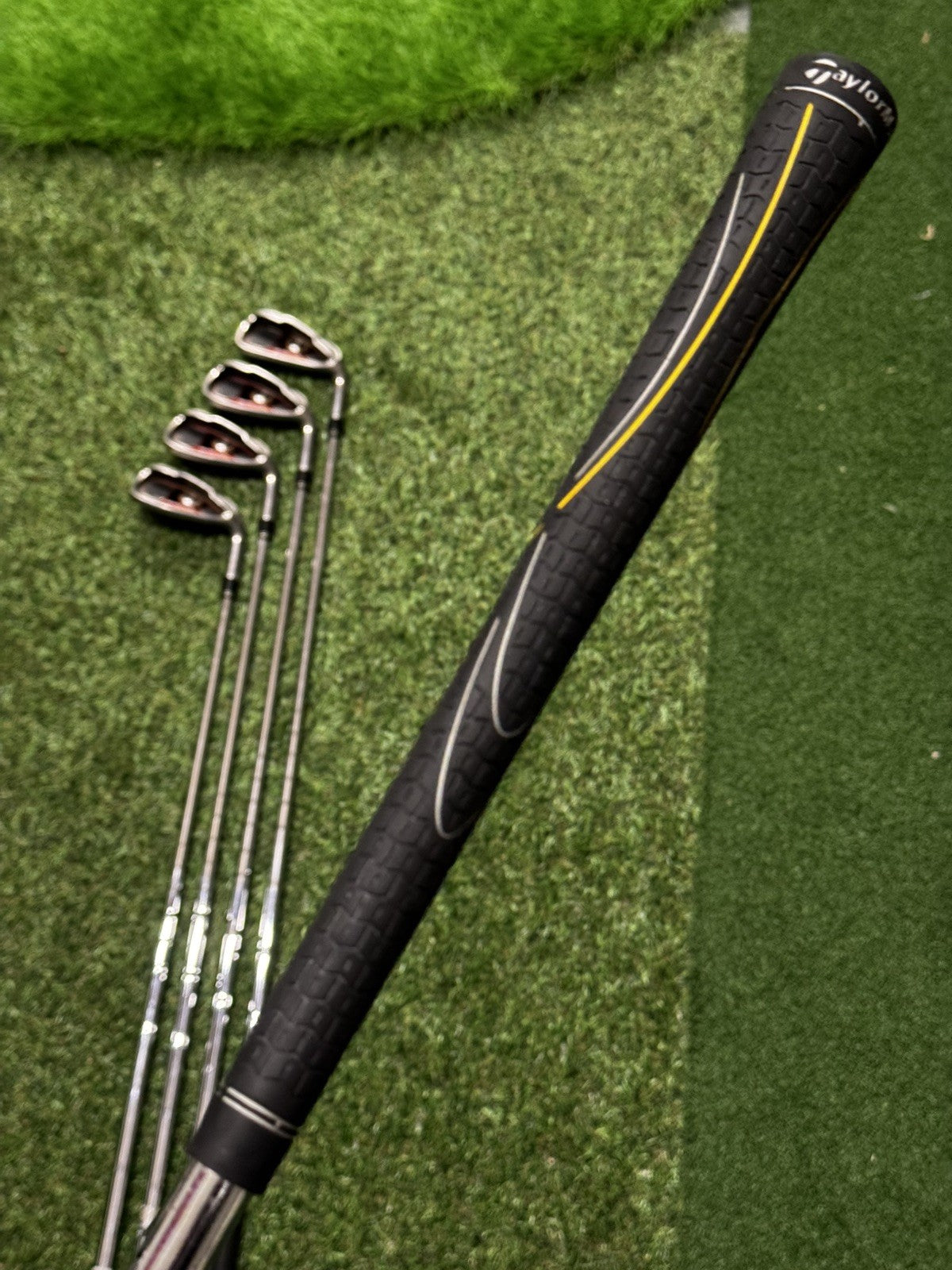 Taylormade Burner Plus Iron Set 6-Pw Regular UniFlex Steel Shafts