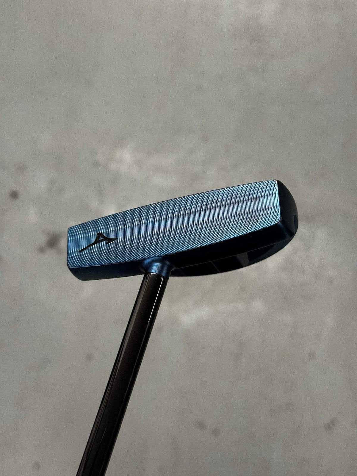 Mizuno M.Craft OMOI 05 'Blue Ion' Center Shaft Putter 34”