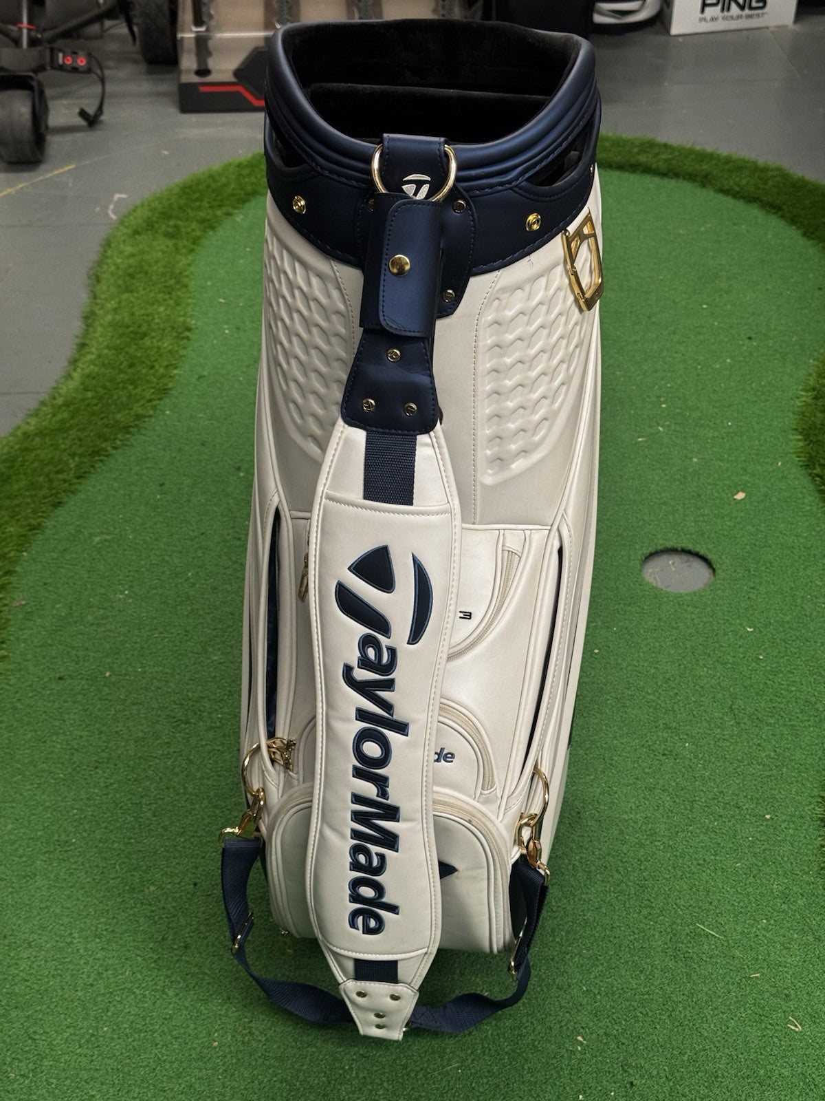 Taylormade MG3 Raw Golf Tour Staff Bag White/Navy