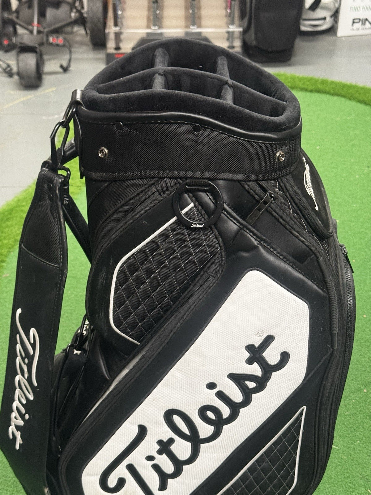 Titleist Tour Staff Bag Black/White