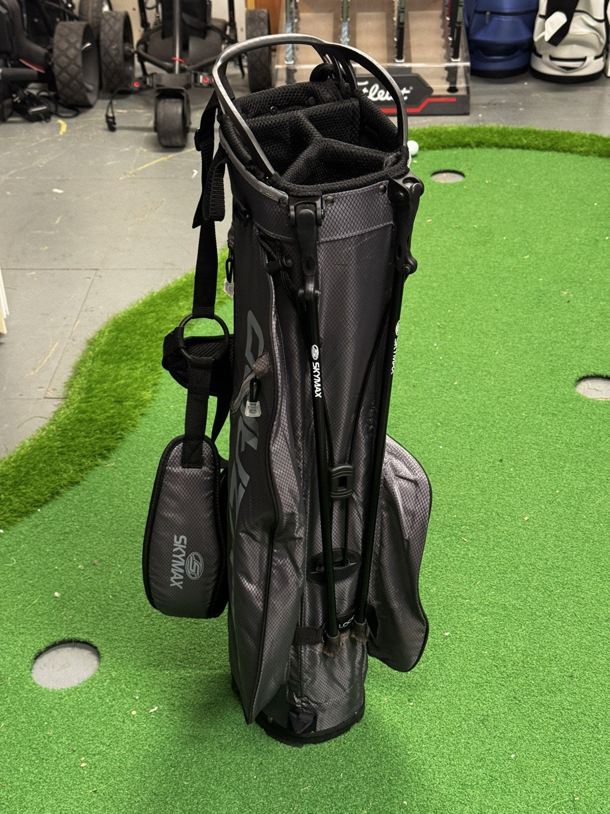 Skymax Blizzard Lightweight Stand Carry Golf Bag 